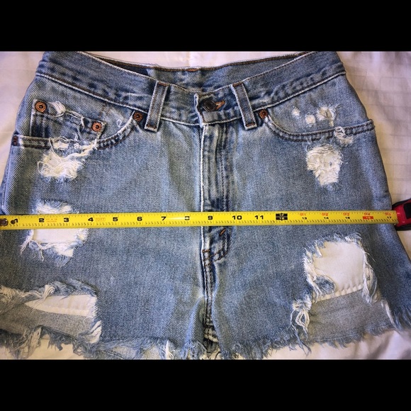 Vintage Levi’s cutoffs - Picture 4 of 6